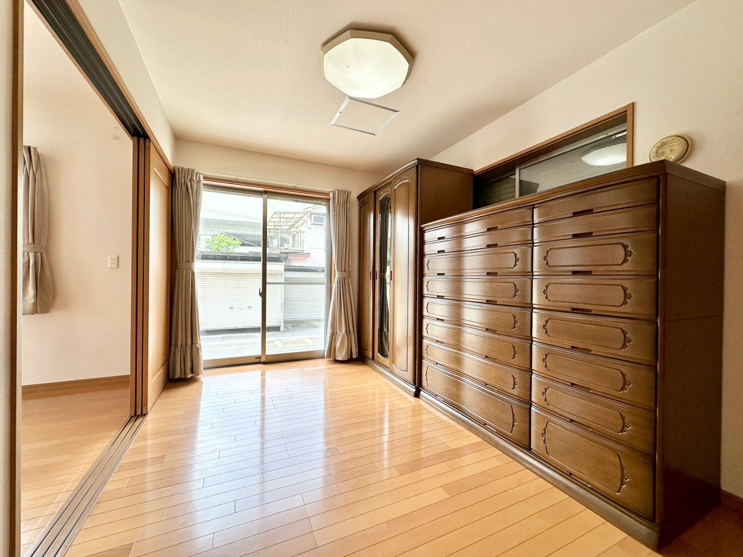 吉町5丁目戸建の居間写真