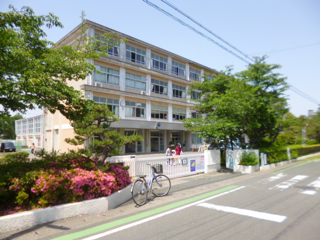 小学校　浜松市立鴨江小学校（小学校）まで410m