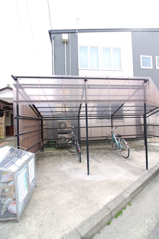 その他共有部分　屋根付きの駐輪場