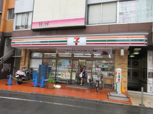 コンビニ　セブンイレブン 富浜店（コンビニ）まで714m