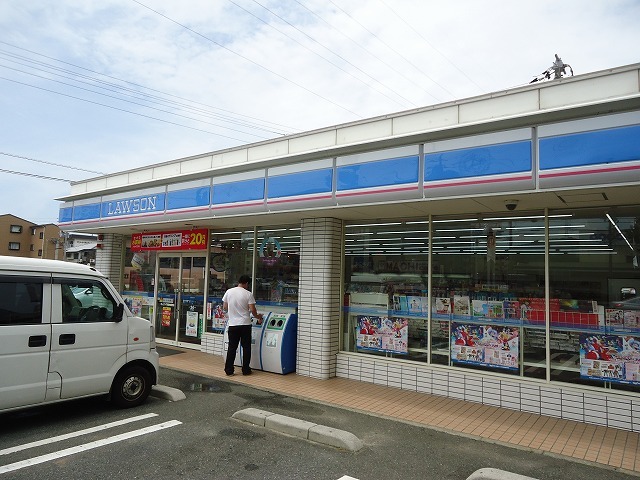 コンビニ　ローソン　川中本町店（コンビニ）まで900m