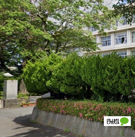 中学校　富士宮市立富士宮第一中学校（中学校）まで421m