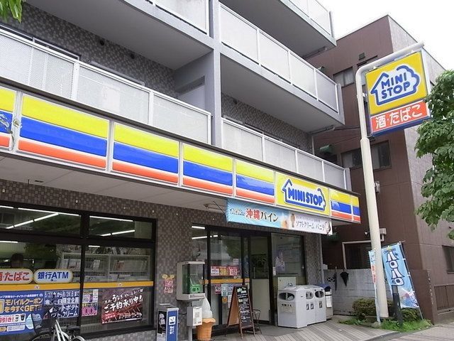 コンビニ　ミニストップ（コンビニ）まで800m