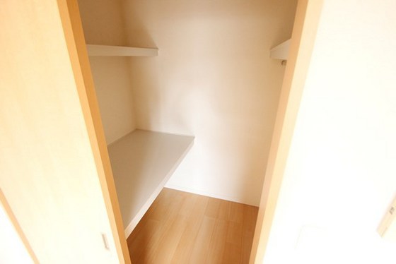 収納　※別部屋の写真です