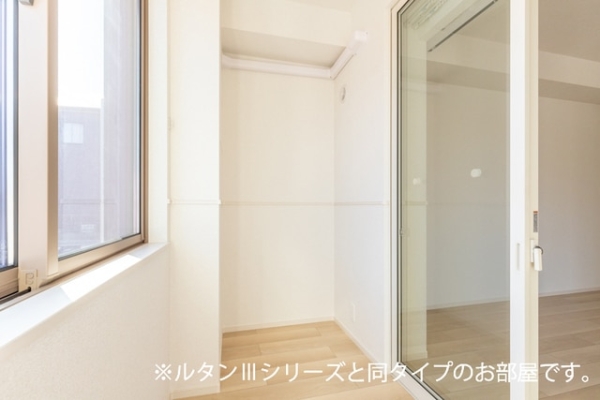 バルコニー　※参考写真　同建築メーカー施工の同間取完成他物件のものです。