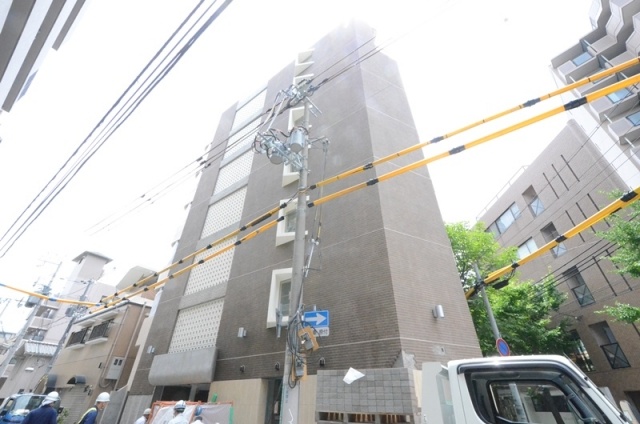 建物外観　安心のオートロック付き♪