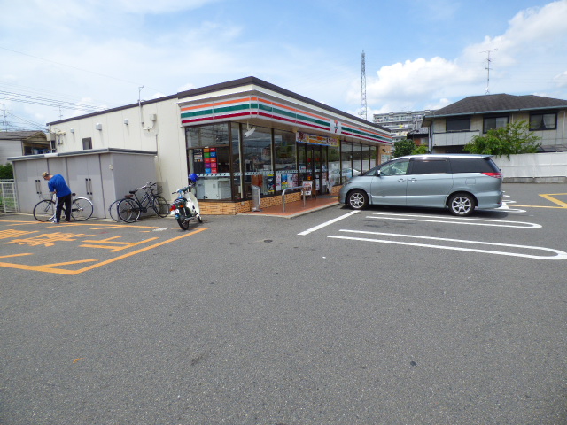 コンビニ　セブンイレブン 伏見向島津田町店（コンビニ）まで490m