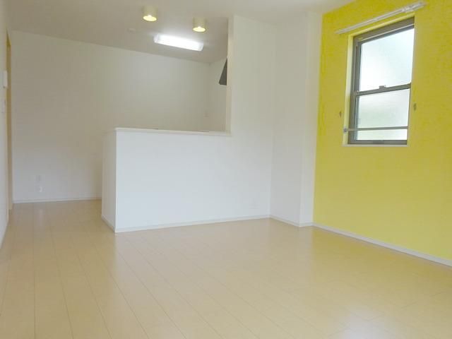 居室・リビング　★おしゃれなアクセントクロスのお部屋です★