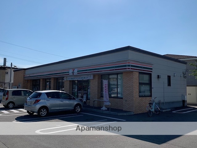 コンビニ　セブンイレブン（コンビニ）まで530m