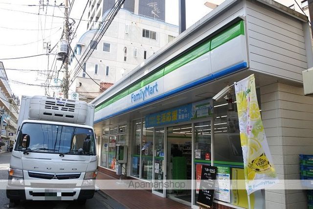 コンビニ　ファミリーマート（コンビニ）まで4093m