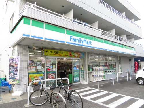 コンビニ　ファミリーマート 市川湊新田二丁目店（コンビニ）まで893m
