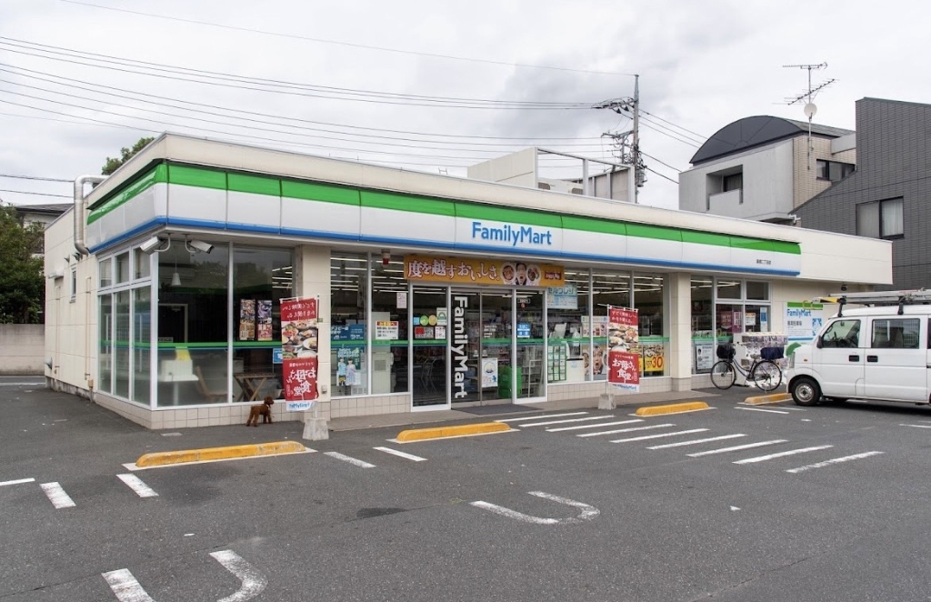 コンビニ　ファミリーマート 島根二丁目店（コンビニ）まで241m