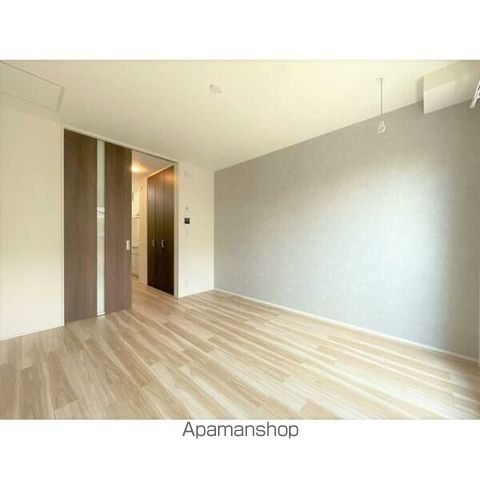 LUMIEREの居間写真