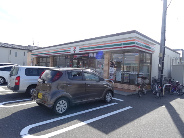 コンビニ　セブンイレブン新潟女池店（コンビニ）まで390m