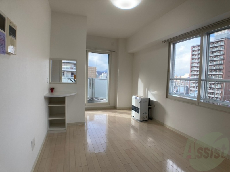 居室・リビング　広くてキレイなお部屋が広がっていて、充実した生活が送れそう。