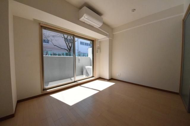 1LDK Mansion in Suginami, Tokyo — photo 3 of 3