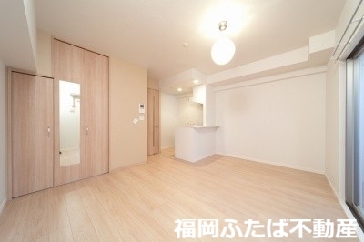 エンクレストNEO博多駅南の居間写真