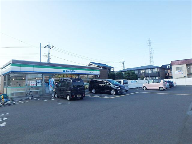 コンビニ　ファミリーマート（コンビニ）まで308m