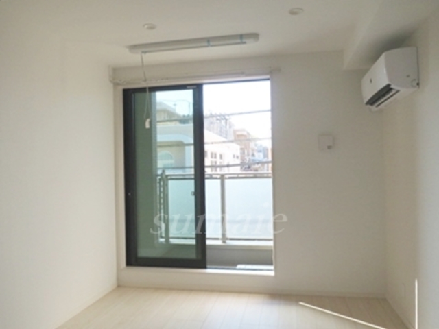 居室・リビング　綺麗な7.2帖のお部屋です
