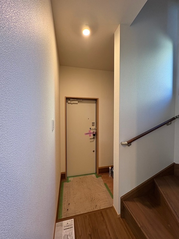 玄関　※室内写真は同間取りの参考写真となります。
