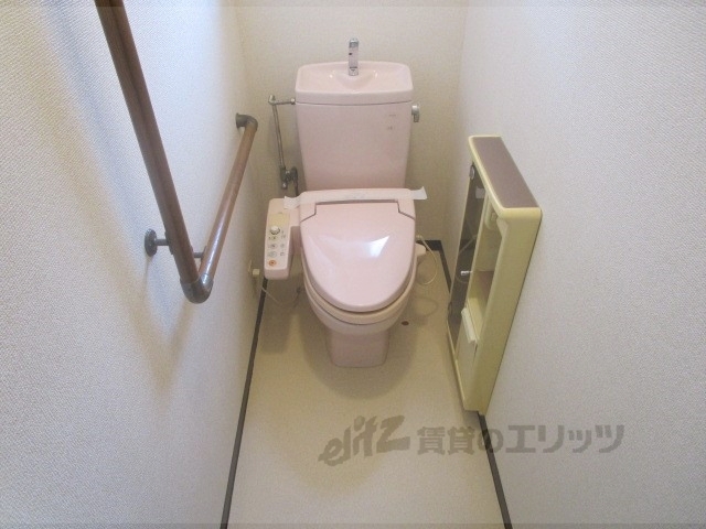 ＪＲ東海道本線 草津駅 徒歩12分 2階建 築28年のトイレ写真