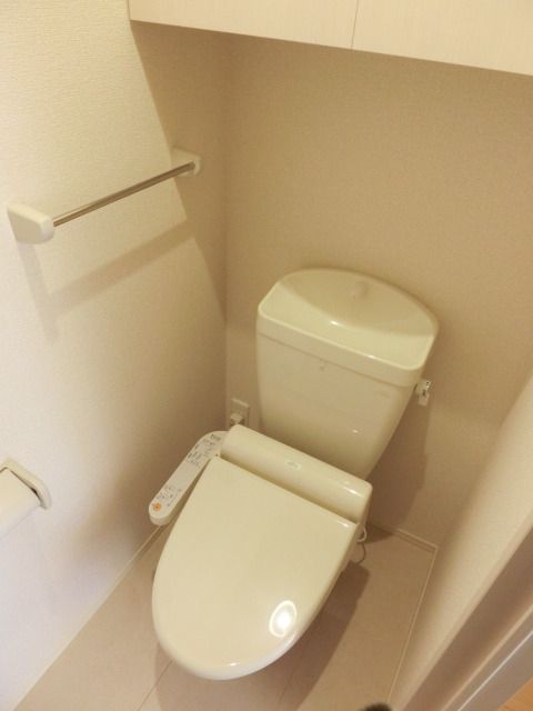 トイレ　※別号室参考写真です
