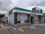 コンビニ　ファミリーマート（コンビニ）まで378m
