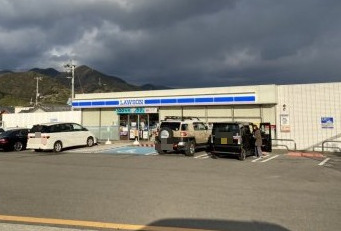 コンビニ　ローソン 有田川町庄店（コンビニ）まで412m