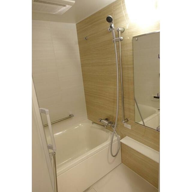 バス・シャワールーム　※写真は同タイプ住戸です。
