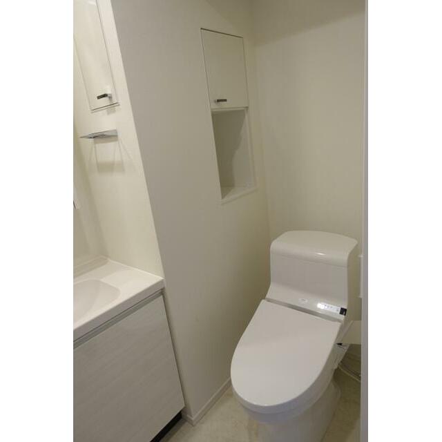 トイレ　※写真は同タイプ住戸です。