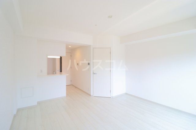LaDouceur梅田Westの居間写真