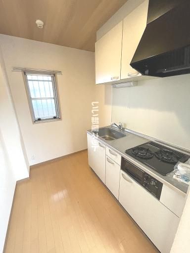地下鉄長堀鶴見緑地線 横堤駅 徒歩9分 3階建 築22年のキッチン写真
