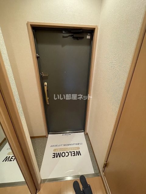地下鉄長堀鶴見緑地線 横堤駅 徒歩9分 3階建 築22年の玄関写真