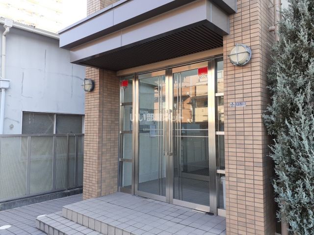 地下鉄長堀鶴見緑地線 横堤駅 徒歩9分 3階建 築22年の外観写真