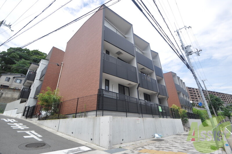 建物外観　存在感のある外観は落ちついた色合いで、堂々としていますね。