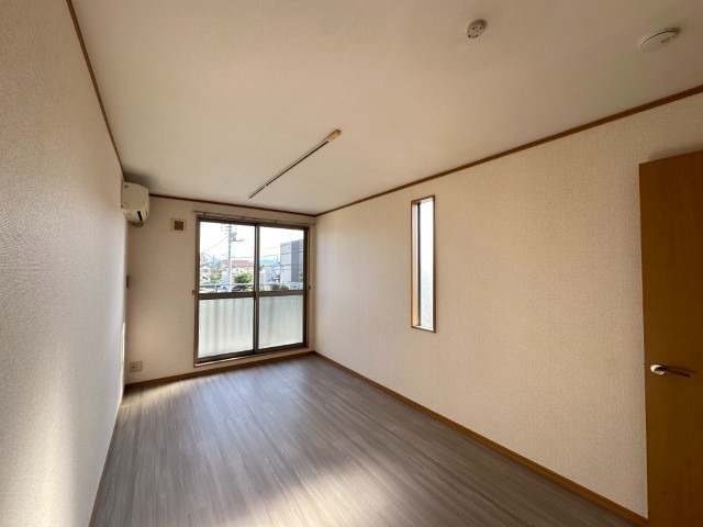 居室・リビング　※同仕様、別の部屋の写真です
