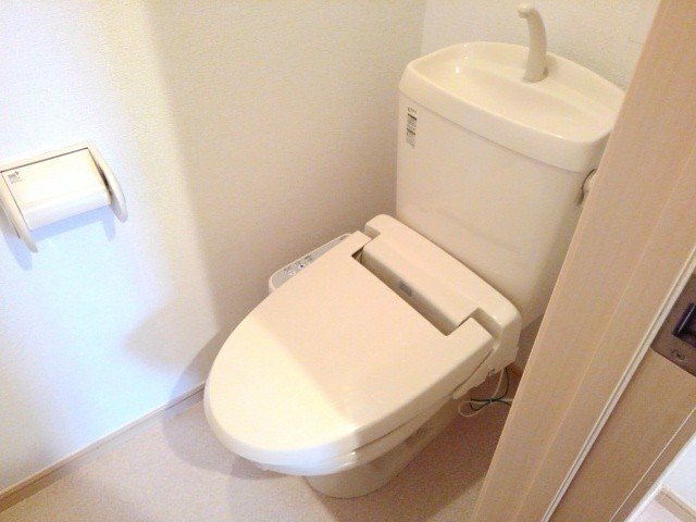 トイレ　清潔感のあるトイレです