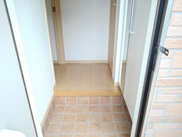 玄関　収納もある玄関です
