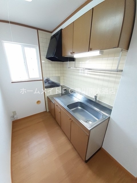 キッチン　同型別部屋写真（反転）