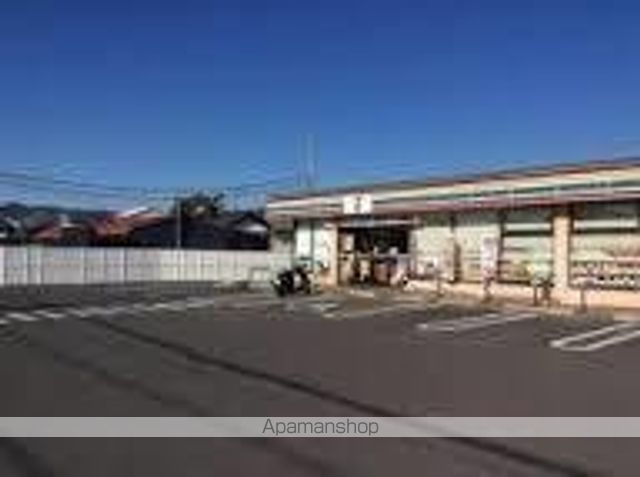 コンビニ　セブンイレブン斑鳩龍田（コンビニ）まで500m