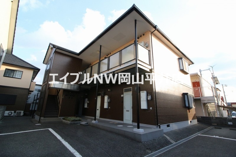 SPASEシャトル1番館の外観写真