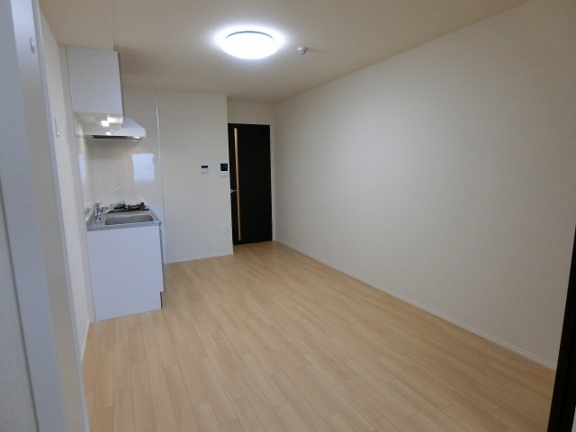 ＪＲ中央線 西八王子駅 徒歩11分 3階建 築5年の居間写真