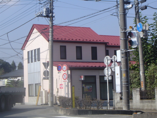郵便局　小前田郵便局（郵便局）まで555m