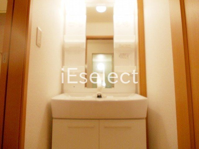 洗面設備　身支度らくらくシャンプードレッサー！