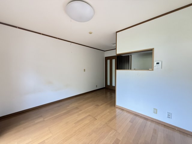 プレサージュの居間写真