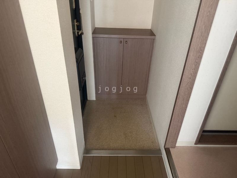 玄関　寝室