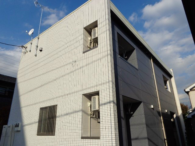 建物外観　帝京大学駅徒歩16分の築浅のアパート♪