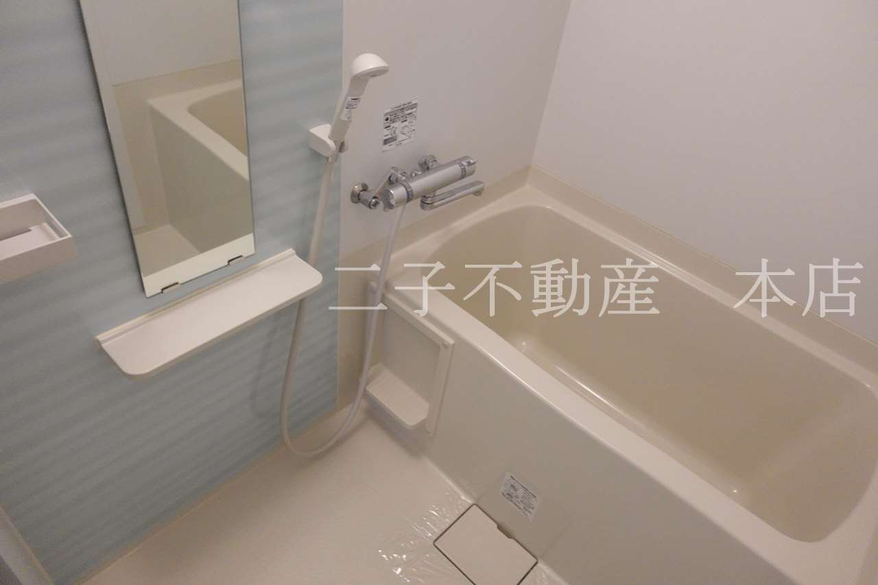 ＪＲ宇野線 大元駅 徒歩5分 3階建 築55年の風呂写真