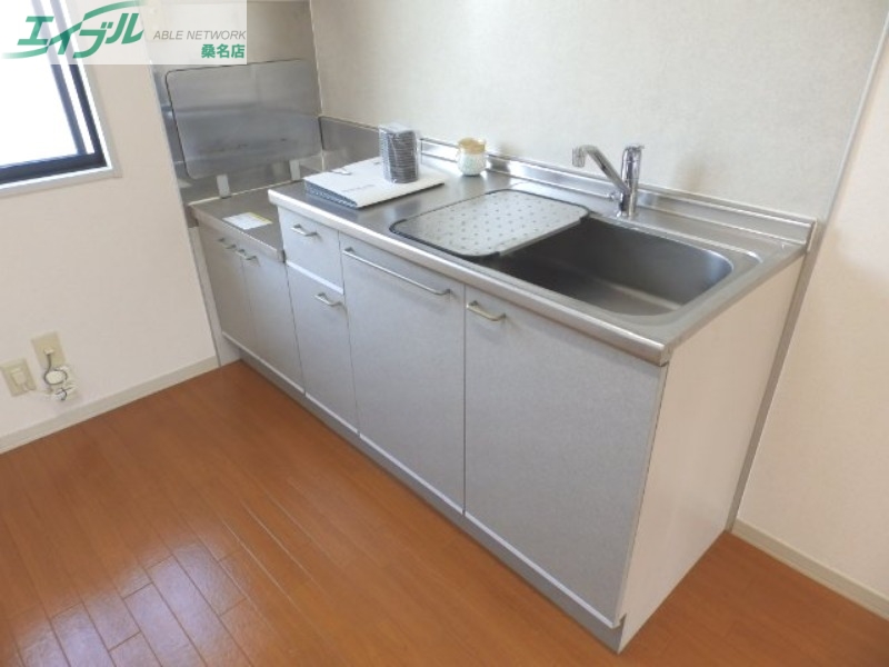 キッチン　同物件別部屋写真