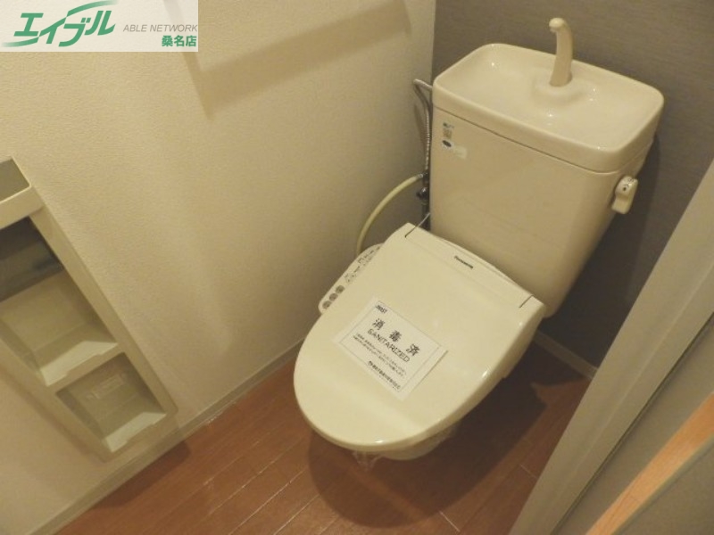 トイレ　同物件別部屋写真